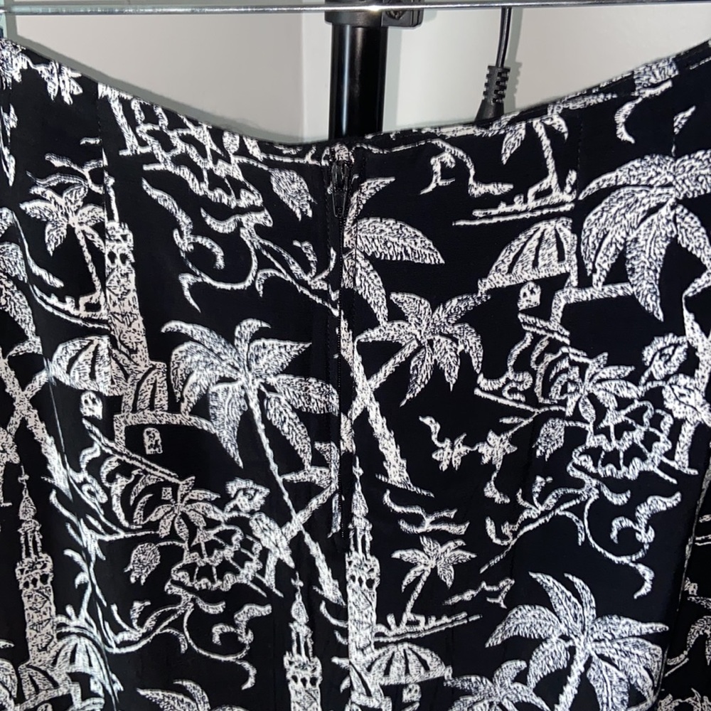 Intriguing Threads Skirt Set - Picture 7 of 7
